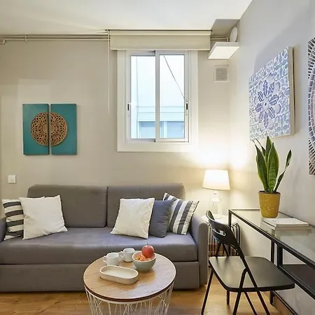 Bebarceloner Eixample - 2 Bedrooms Apartment