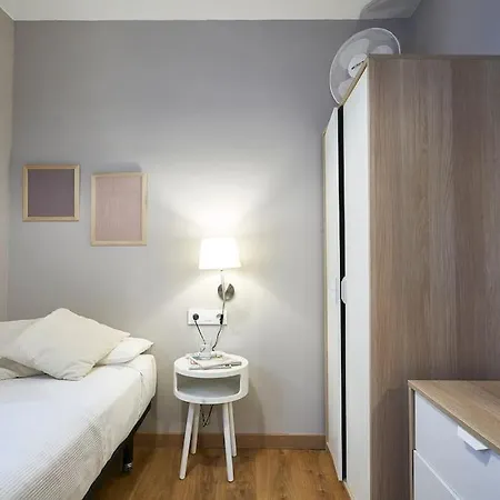 Bebarceloner Eixample - 2 Bedrooms Apartment