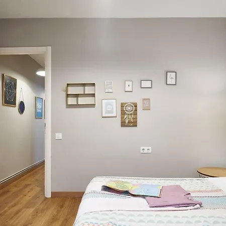 Bebarceloner Eixample - 2 Bedrooms Apartment